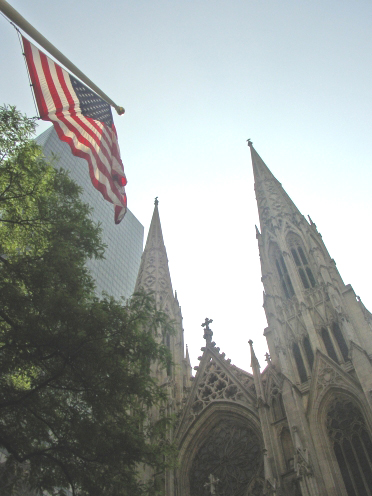 In God we trust (cathdrale St-Patrick)